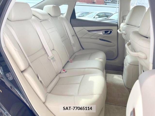 Nissan FUGA 2017-04 324781-10