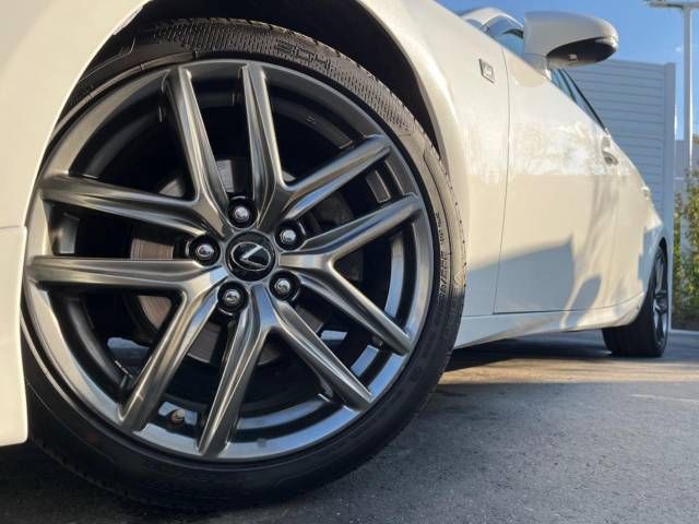 Lexus IS 2013-12 28174-12