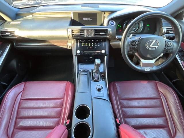 Lexus IS 2013-12 28174-1