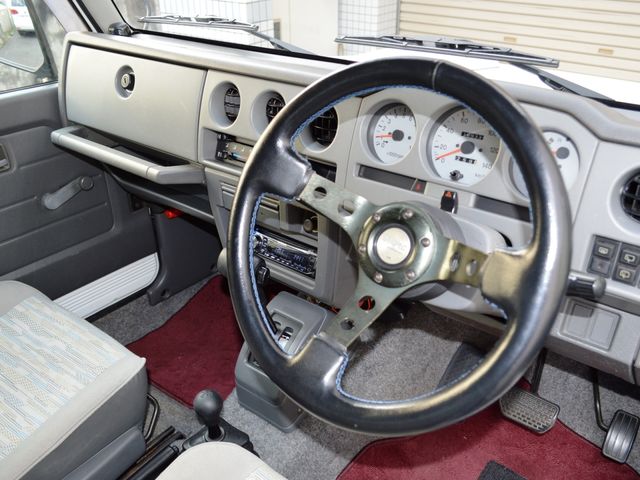 Suzuki JIMNY 1997-01 181622-13
