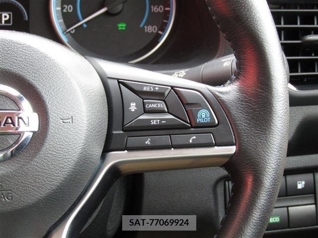 Nissan LEAF 2020-09 324810-12