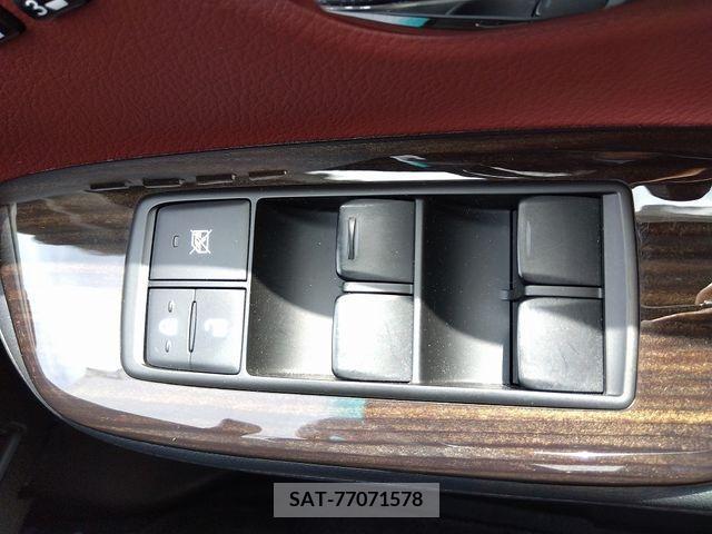 Lexus HS 2013-05 362783-27