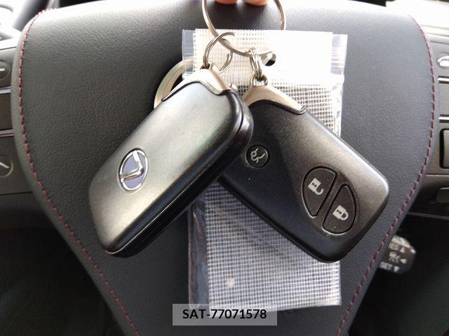 Lexus HS 2013-05 362783-15