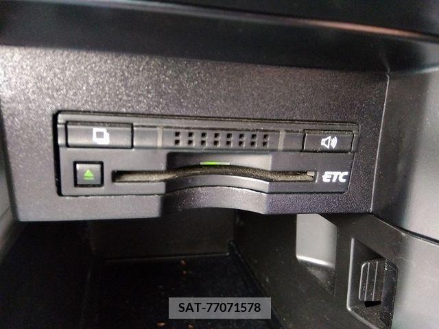 Lexus HS 2013-05 362783-14