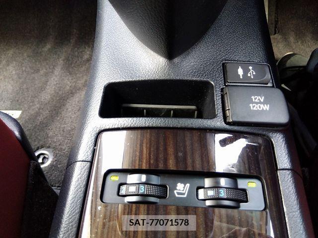Lexus HS 2013-05 362783-13