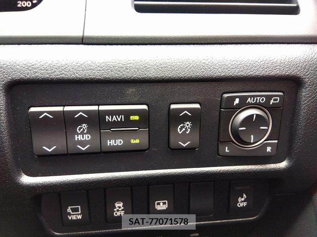 Lexus HS 2013-05 362783-11