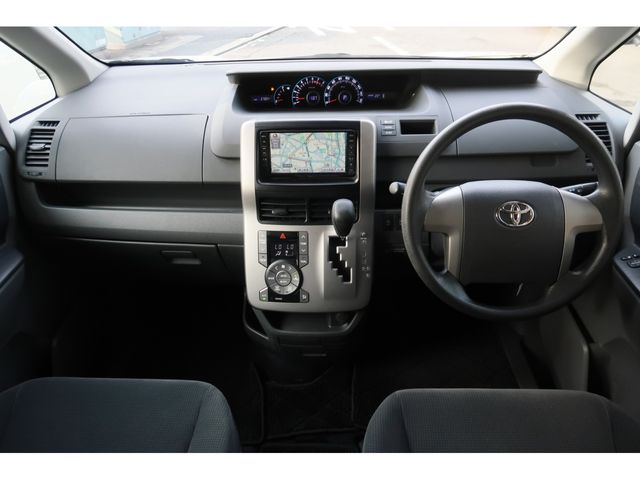Toyota VOXY 2008-09 18648-5
