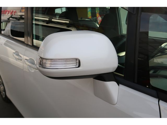 Toyota VOXY 2008-09 18648-28