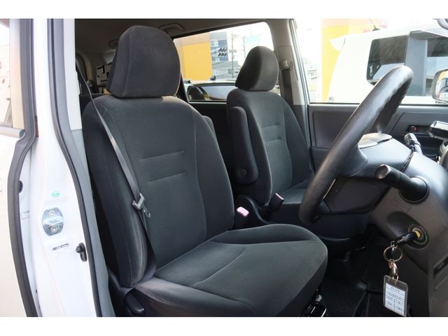 Toyota VOXY 2008-09 18648-18
