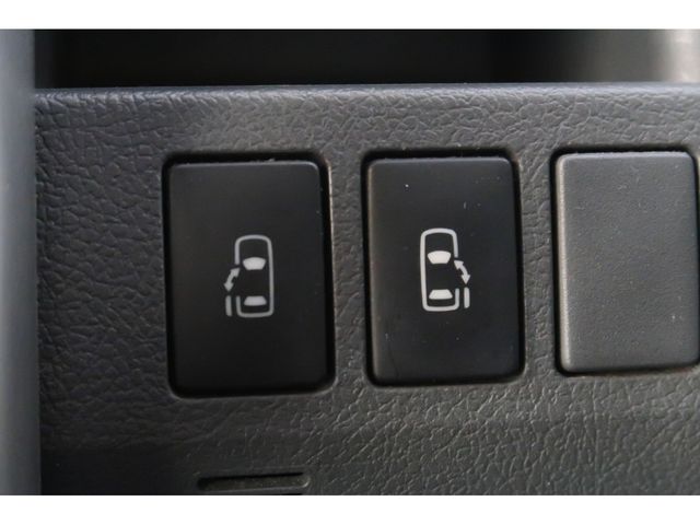 Toyota VOXY 2008-09 18648-12