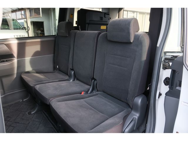 Toyota VOXY 2008-09 18648-21