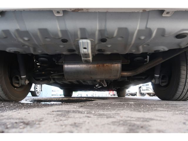 Toyota VOXY 2008-09 18648-17