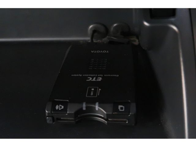 Toyota VOXY 2008-09 18648-13