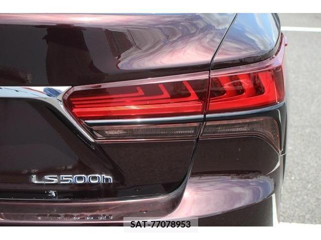 Lexus LS 2021-04 304729-10