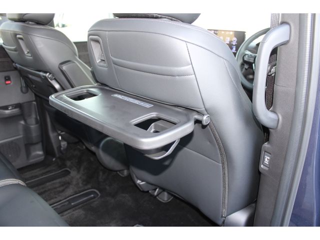 Honda e 2022-06 18377-12