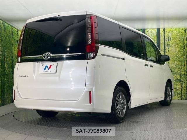 Toyota ESQUIRE 2016-04 330618-18
