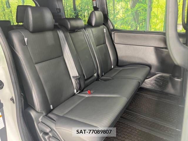 Toyota ESQUIRE 2016-04 330618-9
