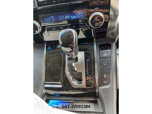 Toyota ALPHARD 2017-04 389056-27