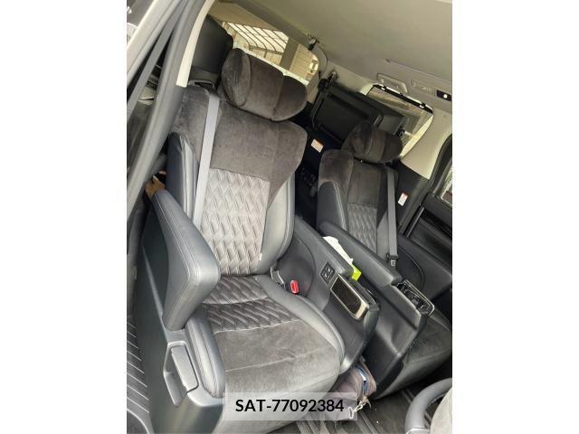 Toyota ALPHARD 2017-04 389056-15