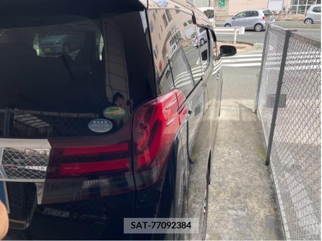 Toyota ALPHARD 2017-04 389056-3