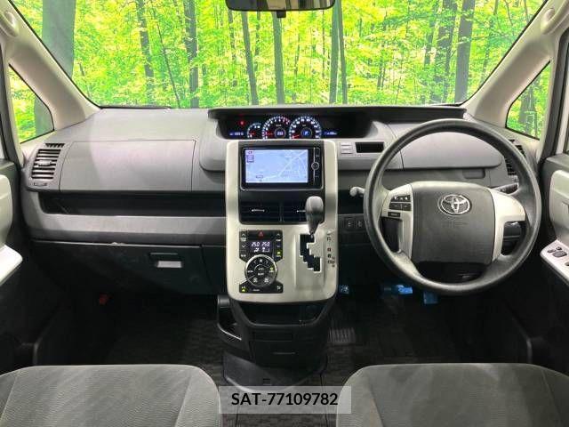 Toyota NOAH 2013-08 321346-1
