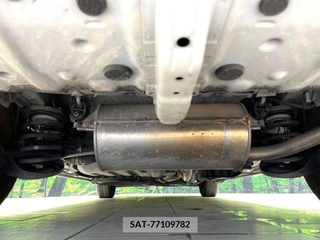 Toyota NOAH 2013-08 321346-18