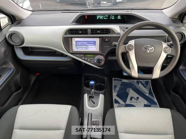 Toyota AQUA 2013-06 260131-1