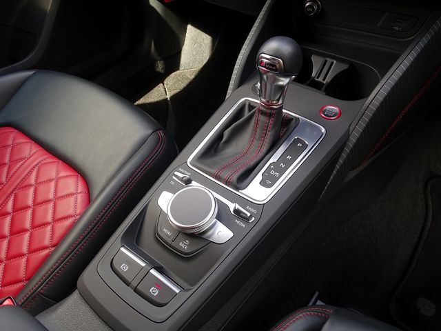 Audi SQ2 2021-03 22899-15