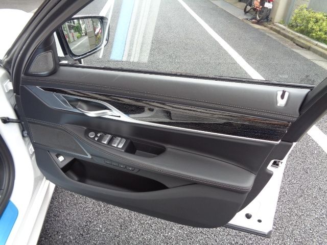 Bmw 7 SERIES 2020-09 2852-28