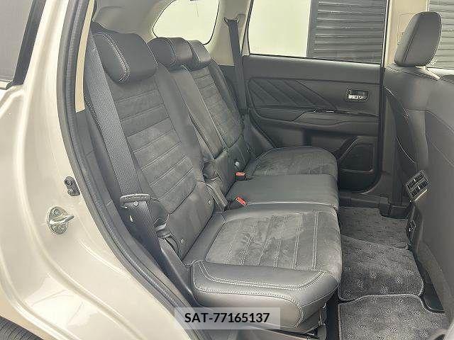 Mitsubishi OUTLANDER PHEV 2018-12 303566-9