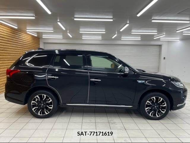 Mitsubishi OUTLANDER PHEV 2016-06 281119-17