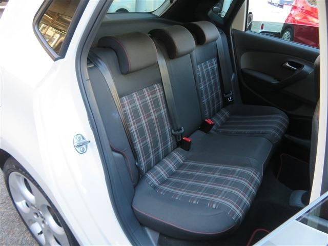 VolksWagen POLO 2012-09 9037-7