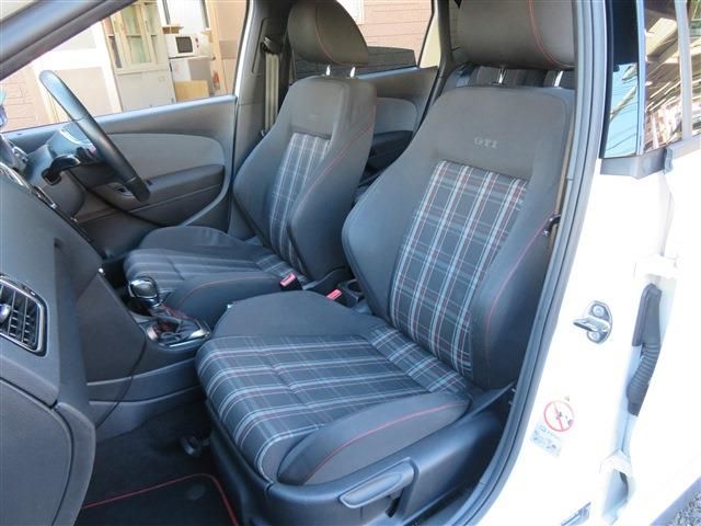 VolksWagen POLO 2012-09 9037-6