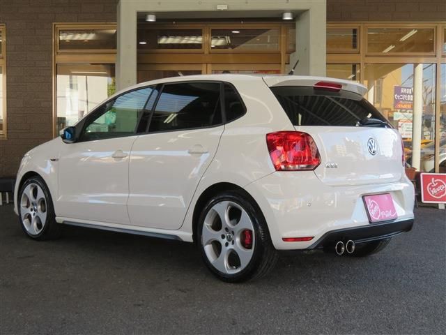 VolksWagen POLO 2012-09 9037-3