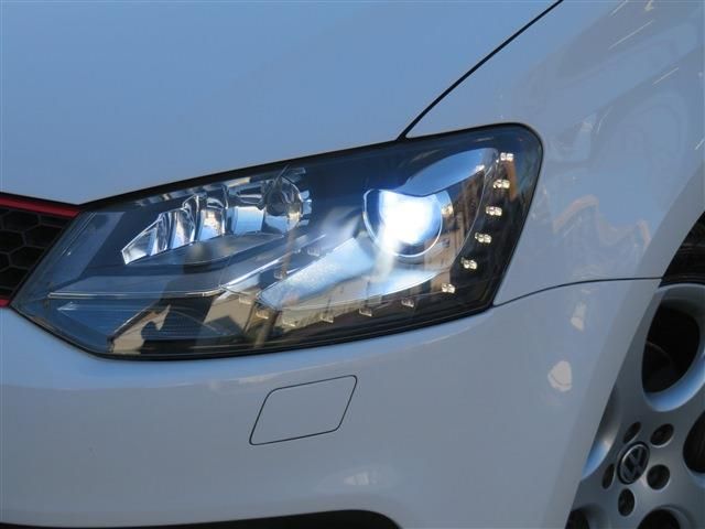 VolksWagen POLO 2012-09 9037-15