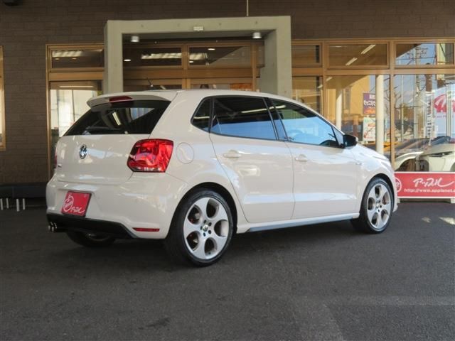 VolksWagen POLO 2012-09 9037-2