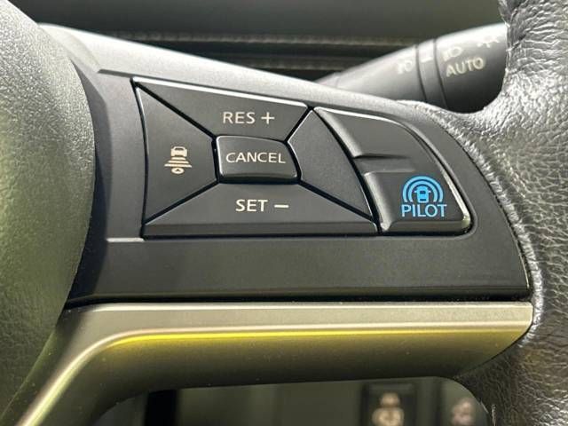 Nissan SERENA 2016-10 10038-4