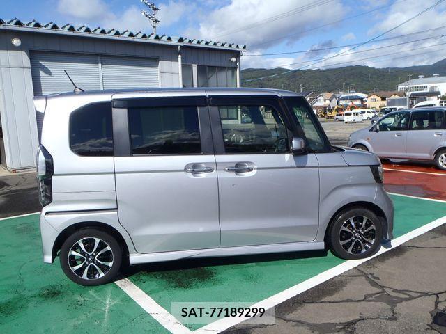 Honda N BOX CUSTOM 2018-11 205625-3