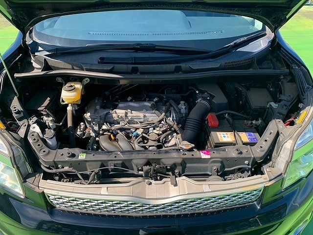 Toyota VOXY 2013-08 24904-27