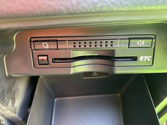 Toyota VOXY 2013-08 24904-21