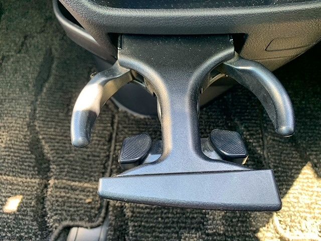 Toyota VOXY 2013-08 24904-16