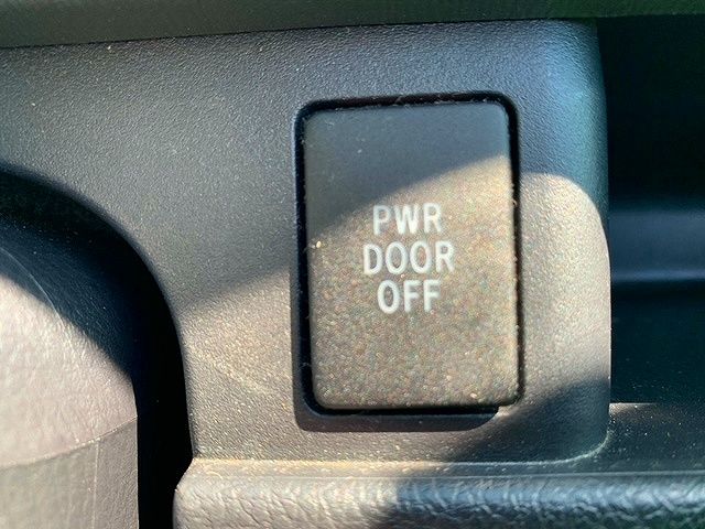 Toyota VOXY 2013-08 24904-22
