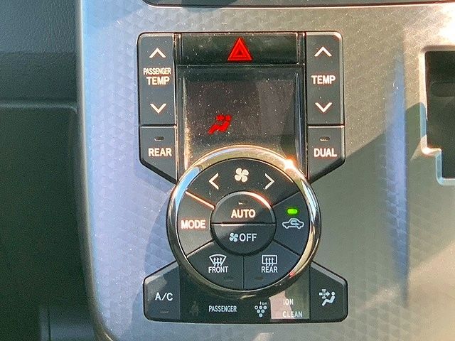 Toyota VOXY 2013-08 24904-15