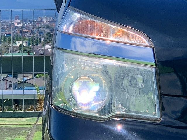 Toyota VOXY 2013-08 24904-25