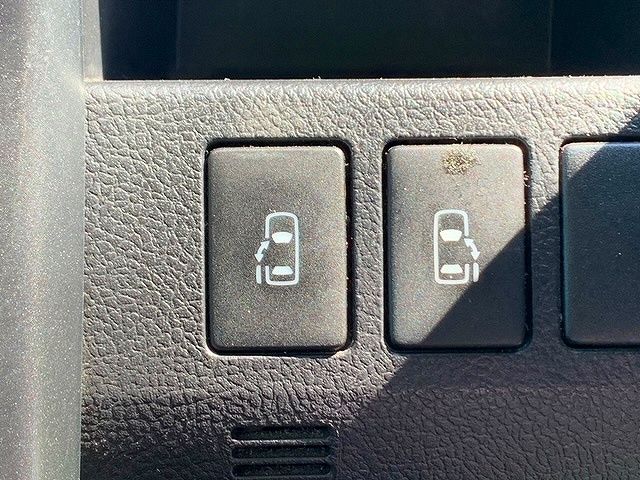 Toyota VOXY 2013-08 24904-23