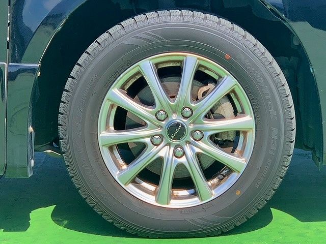 Toyota VOXY 2013-08 24904-26