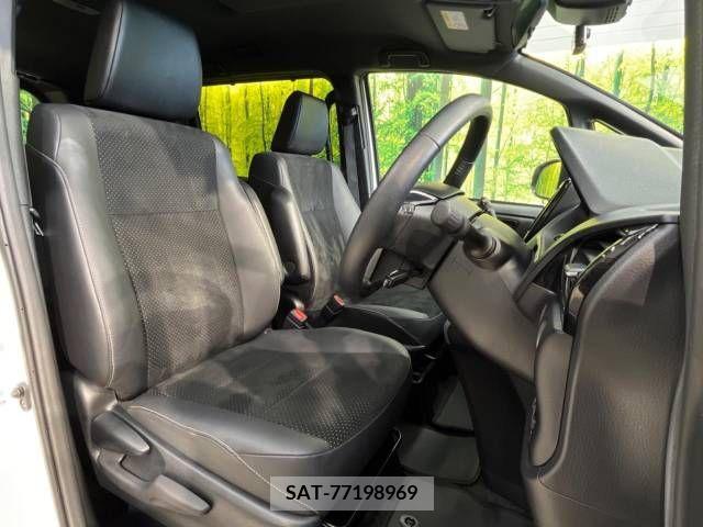 Toyota VOXY 2022-02 343100-8