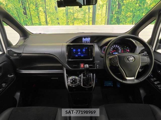 Toyota VOXY 2022-02 343100-1