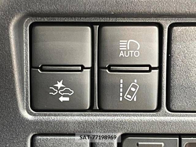 Toyota VOXY 2022-02 343100-4
