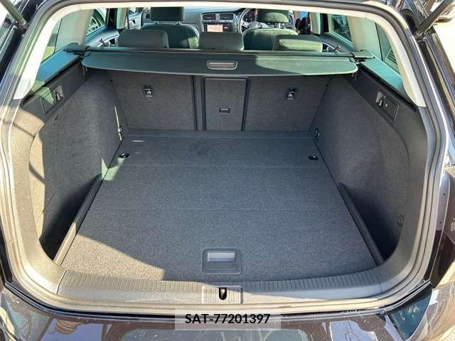 VolksWagen GOLF VARIANT 2020-09 374448-17